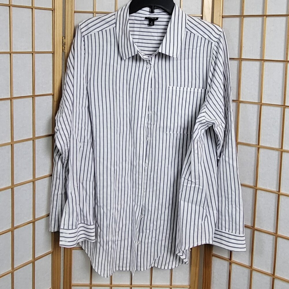 Torrid navy blue-and-white vertical stripe button-up long-sleeve blouse EUC 2 2X